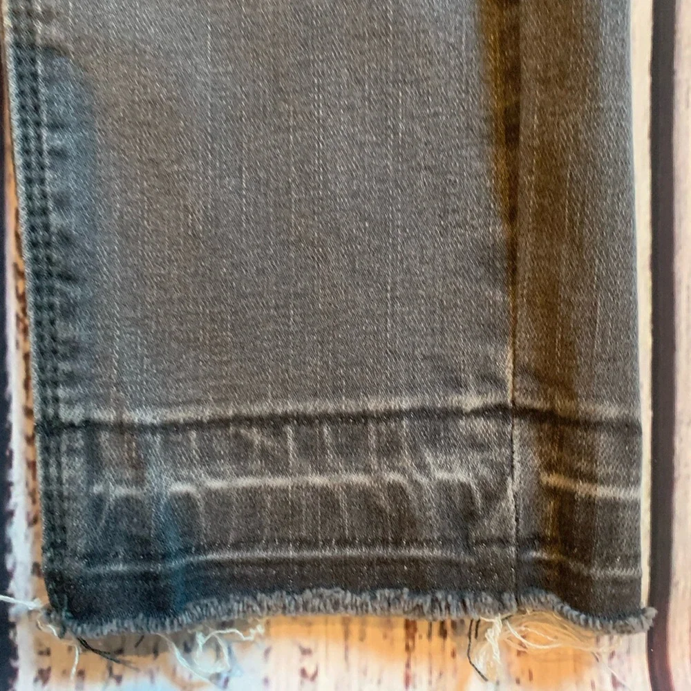 Umgee gray pants. Raw hem. Size 29. - Picture 4 of 10